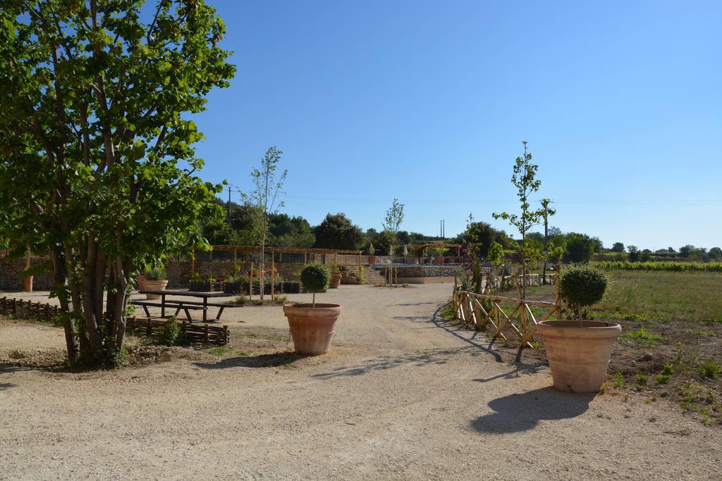 Domaine Des Peyre Robion en Luberon Exterior foto
